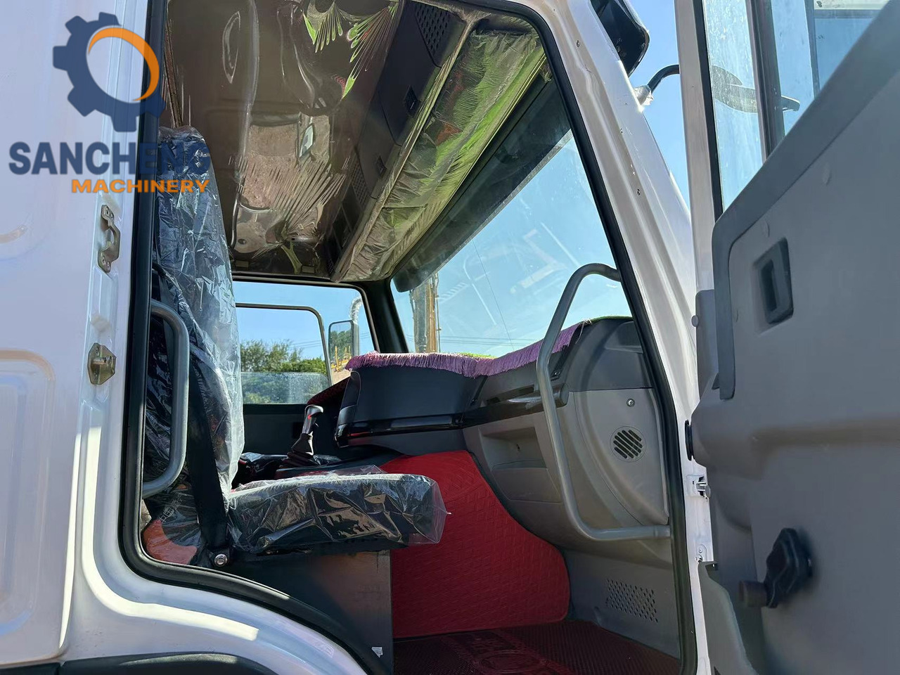 Trækker SINOTRUK HOWO Truck Head 371hp: billede 9 Trækker SINOTRUK HOWO Truck Head 371hp: billede 9