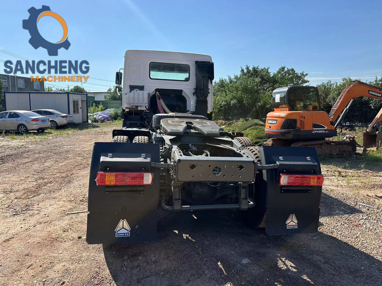 Trækker SINOTRUK HOWO Truck Head 371hp: billede 11 Trækker SINOTRUK HOWO Truck Head 371hp: billede 11