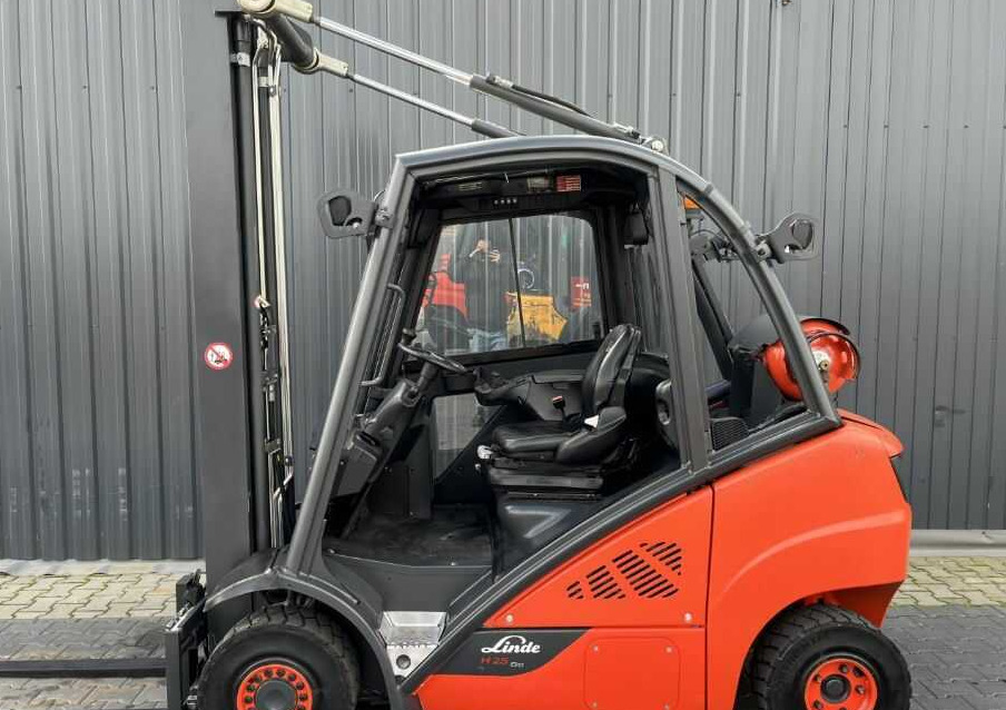 Linde H25T-02 - Gas gaffeltruck: billede 1 Linde H25T-02 - Gas gaffeltruck: billede 1