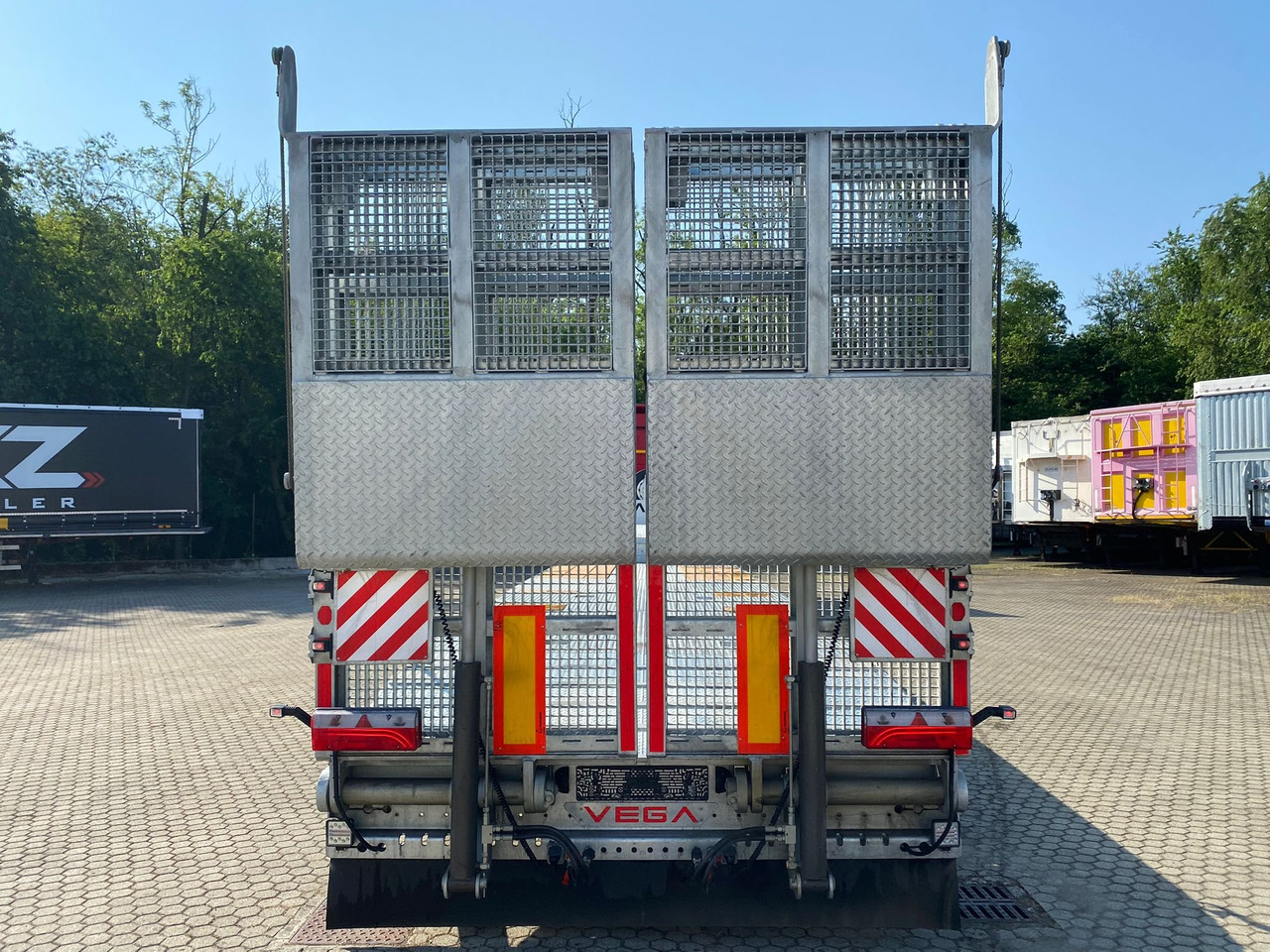 3 AXLE LOWBED (VEGA ITALIANO) - Nedbygget platform sættevogn: billede 3 3 AXLE LOWBED (VEGA ITALIANO) - Nedbygget platform sættevogn: billede 3