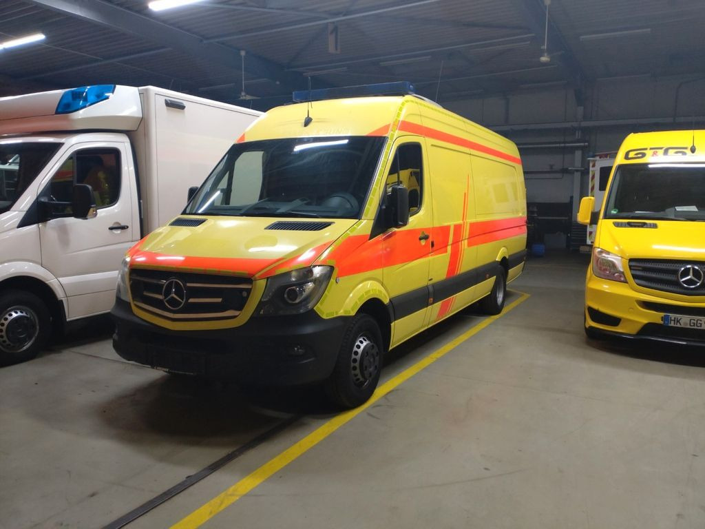 Mercedes-Benz Sprinter ITW RTW 519 2x on Stock Mercedes-Benz Sprinter ITW RTW 519 2x on Stock - Ambulance: billede 2 Mercedes-Benz Sprinter ITW RTW 519 2x on Stock Mercedes-Benz Sprinter ITW RTW 519 2x on Stock - Ambulance: billede 2