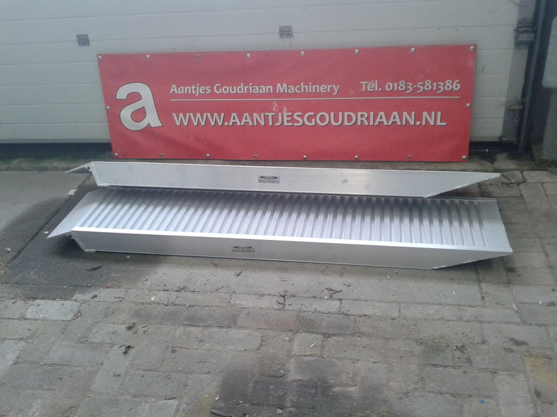 RIJPLANKEN 2 meter - Læsserampe: billede 1 RIJPLANKEN 2 meter - Læsserampe: billede 1