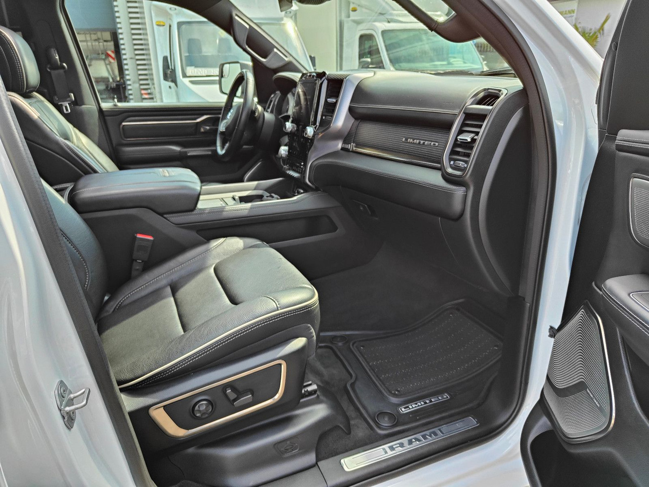 SUV Dodge RAM HEMI Limited 5.7 PRINS LPG Luftfederung: billede 9 SUV Dodge RAM HEMI Limited 5.7 PRINS LPG Luftfederung: billede 9