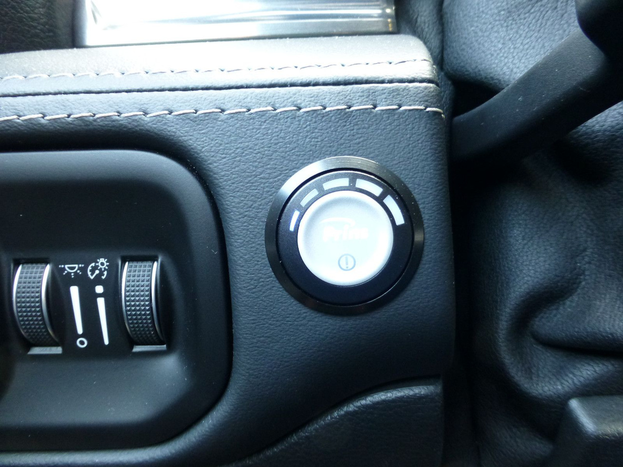 SUV Dodge RAM HEMI Limited 5.7 PRINS LPG Luftfederung: billede 17 SUV Dodge RAM HEMI Limited 5.7 PRINS LPG Luftfederung: billede 17