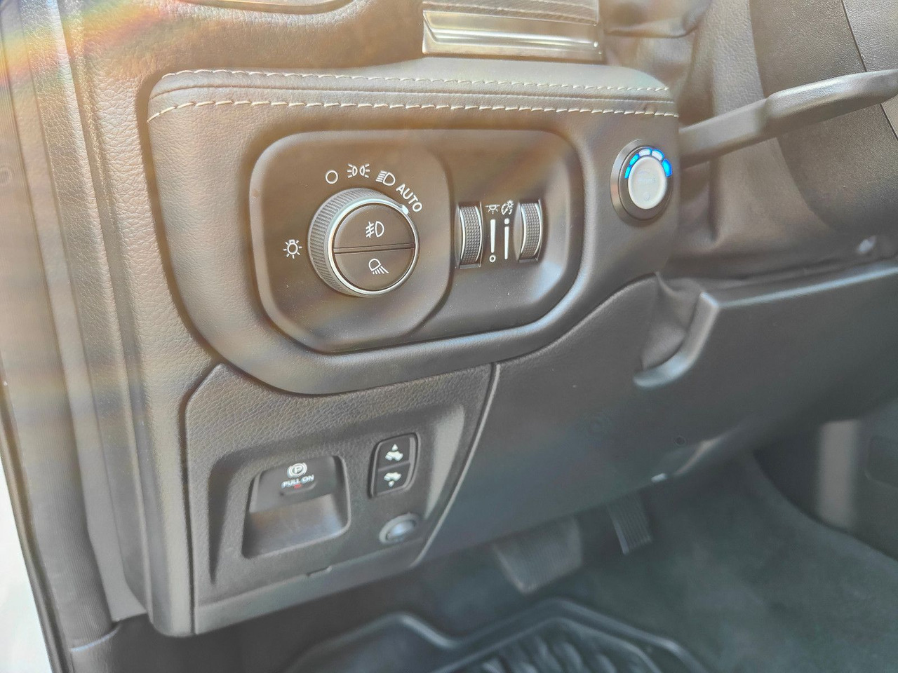 SUV Dodge RAM HEMI Limited 5.7 PRINS LPG Luftfederung: billede 13 SUV Dodge RAM HEMI Limited 5.7 PRINS LPG Luftfederung: billede 13