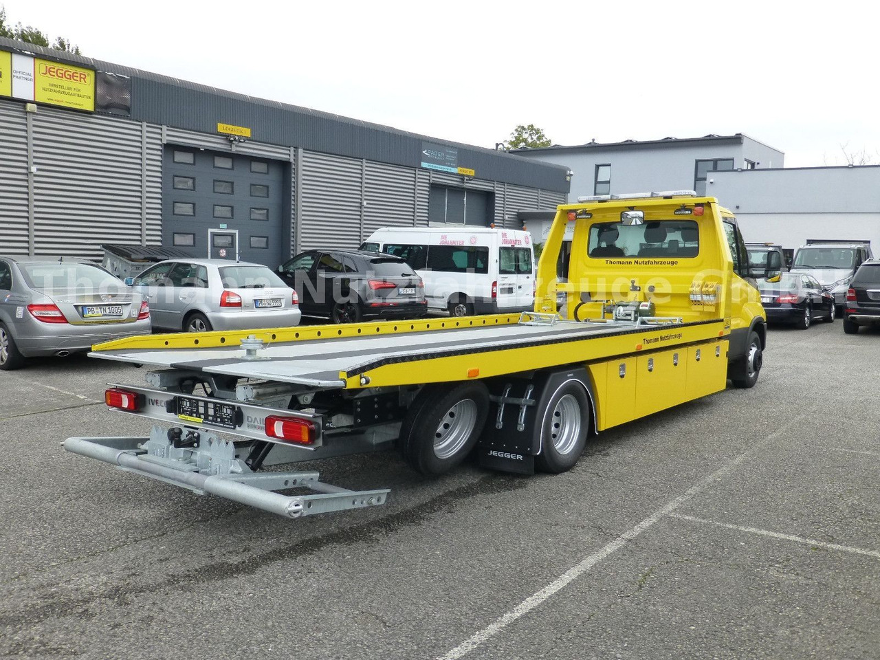 Iveco DAILY 72C18 Schiebeplateu Luftfed Navi Hubbrille - Bjærgningskøretøj: billede 4 Iveco DAILY 72C18 Schiebeplateu Luftfed Navi Hubbrille - Bjærgningskøretøj: billede 4