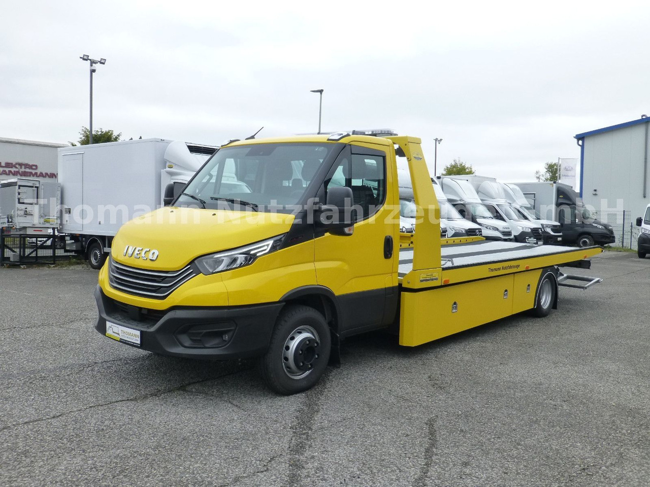 Iveco DAILY 72C18 Schiebeplateu Luftfed Navi Hubbrille - Bjærgningskøretøj: billede 2 Iveco DAILY 72C18 Schiebeplateu Luftfed Navi Hubbrille - Bjærgningskøretøj: billede 2