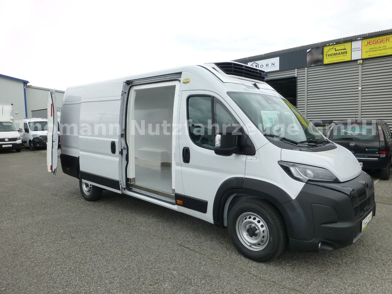 Peugeot Boxer Kühlkastenwagen Carrier Xarios 300 GH Navi - Kølebil: billede 1 Peugeot Boxer Kühlkastenwagen Carrier Xarios 300 GH Navi - Kølebil: billede 1