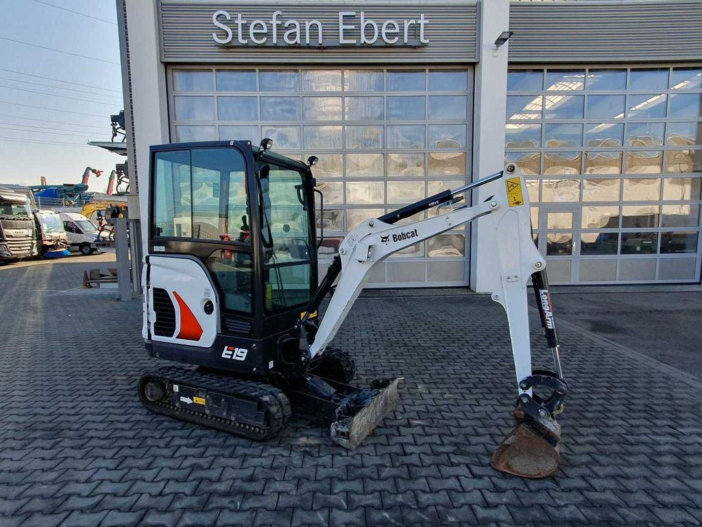 Bobcat E19 / MS01 / nur 423h! / 2023 / Tieflöffel 300mm Bobcat E19 / MS01 / nur 423h! / 2023 / Tieflöffel 300mm - Minigravemaskine: billede 1 Bobcat E19 / MS01 / nur 423h! / 2023 / Tieflöffel 300mm Bobcat E19 / MS01 / nur 423h! / 2023 / Tieflöffel 300mm - Minigravemaskine: billede 1