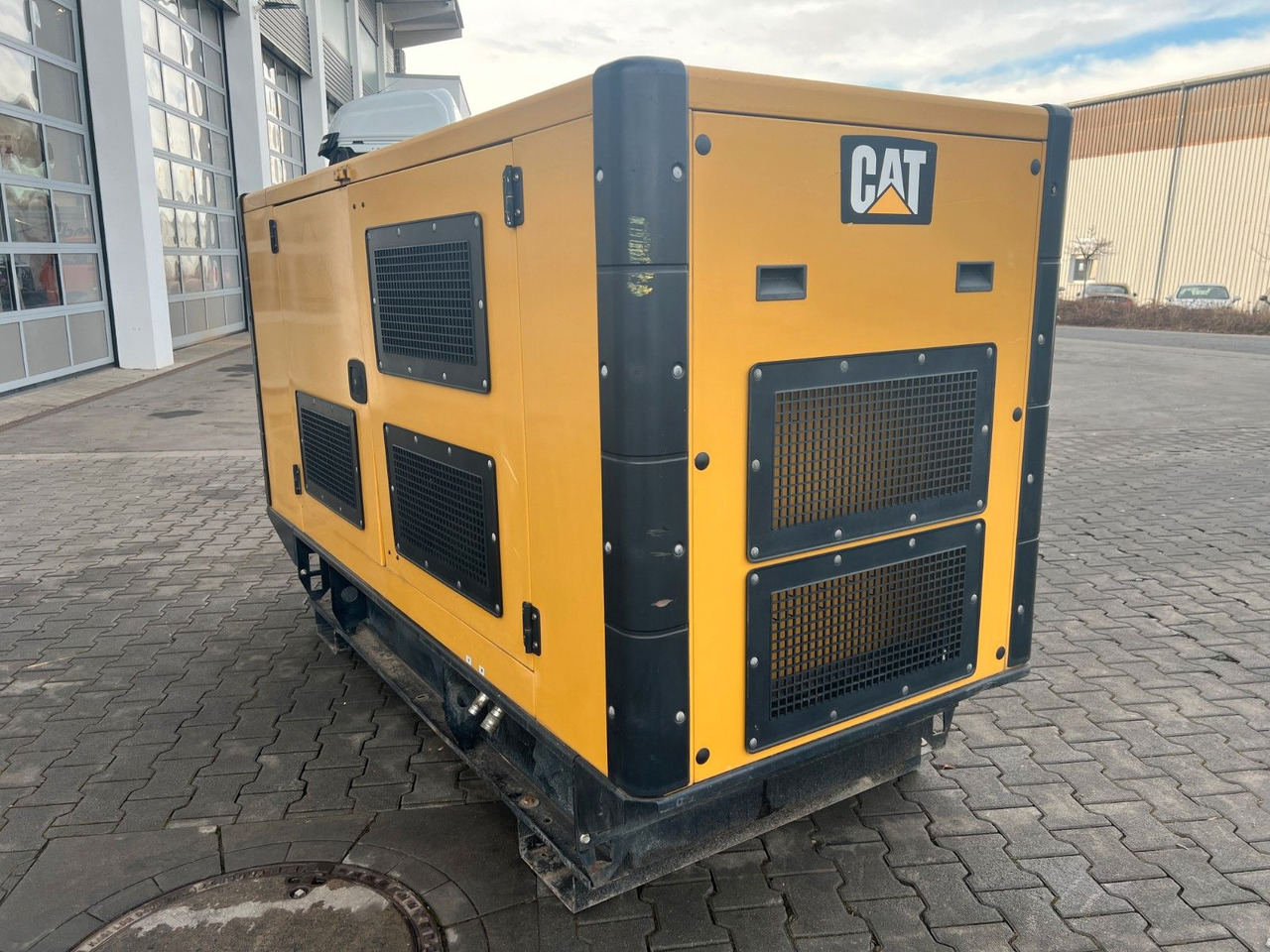 CAT DE110E3 Stromerzeuger / 100KVA / 2018 / 18.837h - Strømgenerator: billede 4 CAT DE110E3 Stromerzeuger / 100KVA / 2018 / 18.837h - Strømgenerator: billede 4