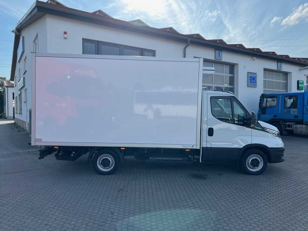 Iveco 35S14 A8 CNG Koffer *3-Sitze*Klima*Automatik* Iveco 35S14 A8 CNG Koffer *3-Sitze*Klima*Automatik* - Kølebil: billede 3 Iveco 35S14 A8 CNG Koffer *3-Sitze*Klima*Automatik* Iveco 35S14 A8 CNG Koffer *3-Sitze*Klima*Automatik* - Kølebil: billede 3