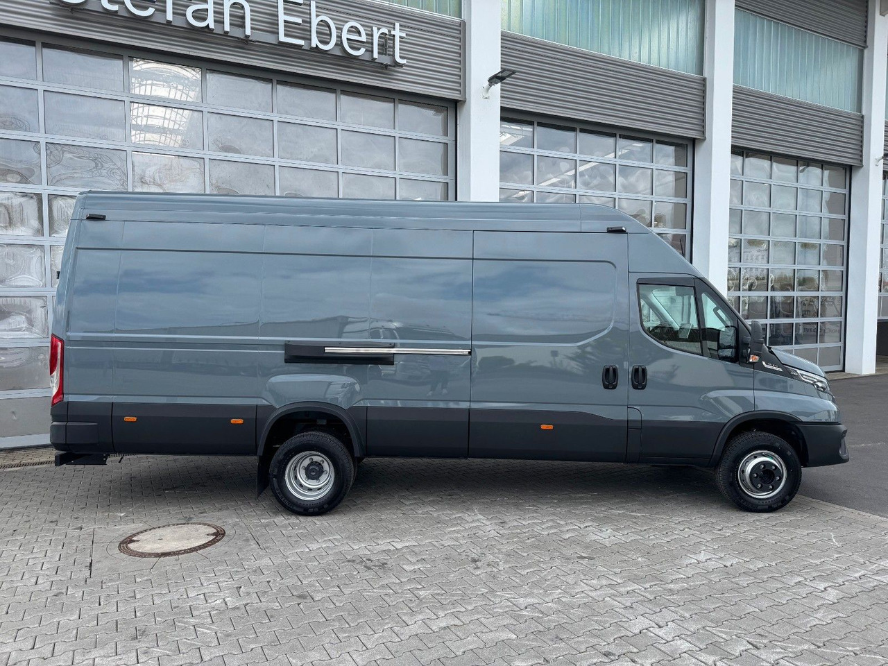 Iveco Daily 70C21 3.0L *L4*H3*Automatik*LED*Luft* 2x - Varevogn: billede 2 Iveco Daily 70C21 3.0L *L4*H3*Automatik*LED*Luft* 2x - Varevogn: billede 2