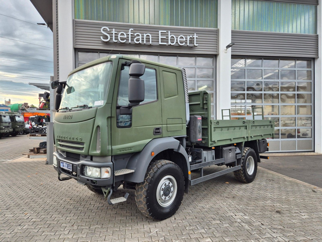 Iveco Eurocargo ML100E22WM-BW 4x4 Pritsche L-Haus Bett - Lastbil med lad: billede 3 Iveco Eurocargo ML100E22WM-BW 4x4 Pritsche L-Haus Bett - Lastbil med lad: billede 3