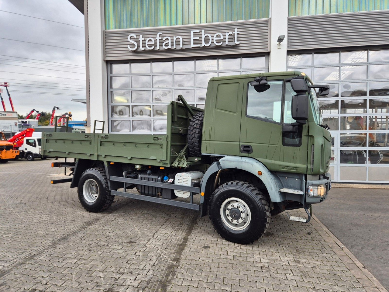 Iveco Eurocargo ML100E22WM-BW 4x4 Pritsche L-Haus Bett - Lastbil med lad: billede 4 Iveco Eurocargo ML100E22WM-BW 4x4 Pritsche L-Haus Bett - Lastbil med lad: billede 4
