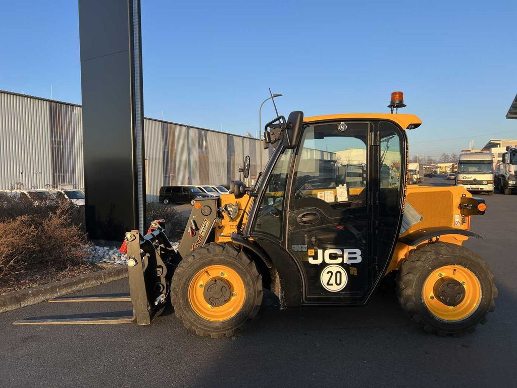 JCB 514-40 / nur 108h / 2023 / Eigengewicht: 2.700kg JCB 514-40 / nur 108h / 2023 / Eigengewicht: 2.700kg - Teleskop truck: billede 2 JCB 514-40 / nur 108h / 2023 / Eigengewicht: 2.700kg JCB 514-40 / nur 108h / 2023 / Eigengewicht: 2.700kg - Teleskop truck: billede 2