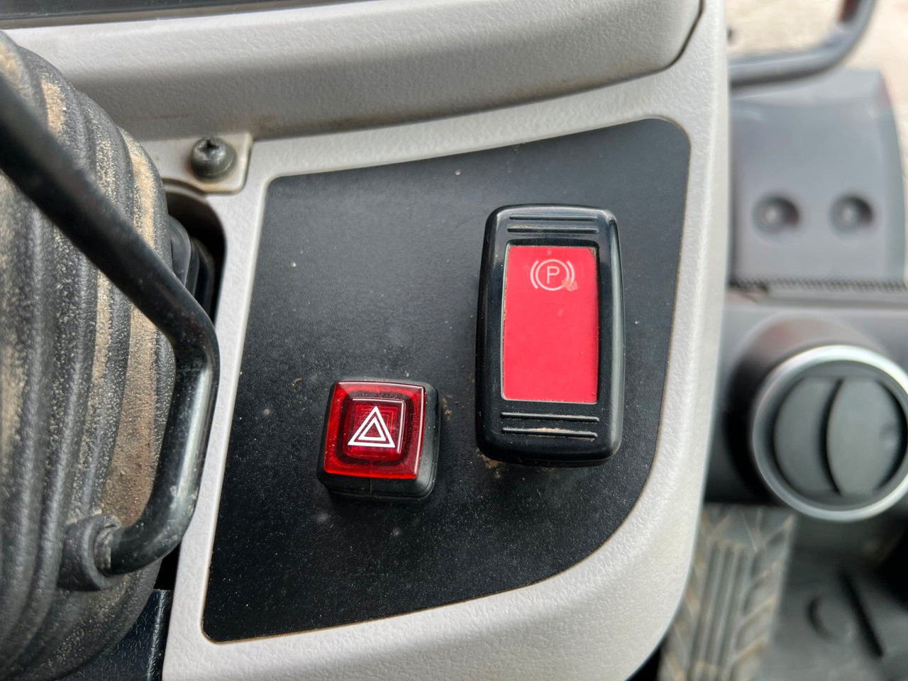 Gummihjulslæsser Kubota R070 / Gabel & Schaufel / nur 1.869h!: billede 16 Gummihjulslæsser Kubota R070 / Gabel & Schaufel / nur 1.869h!: billede 16