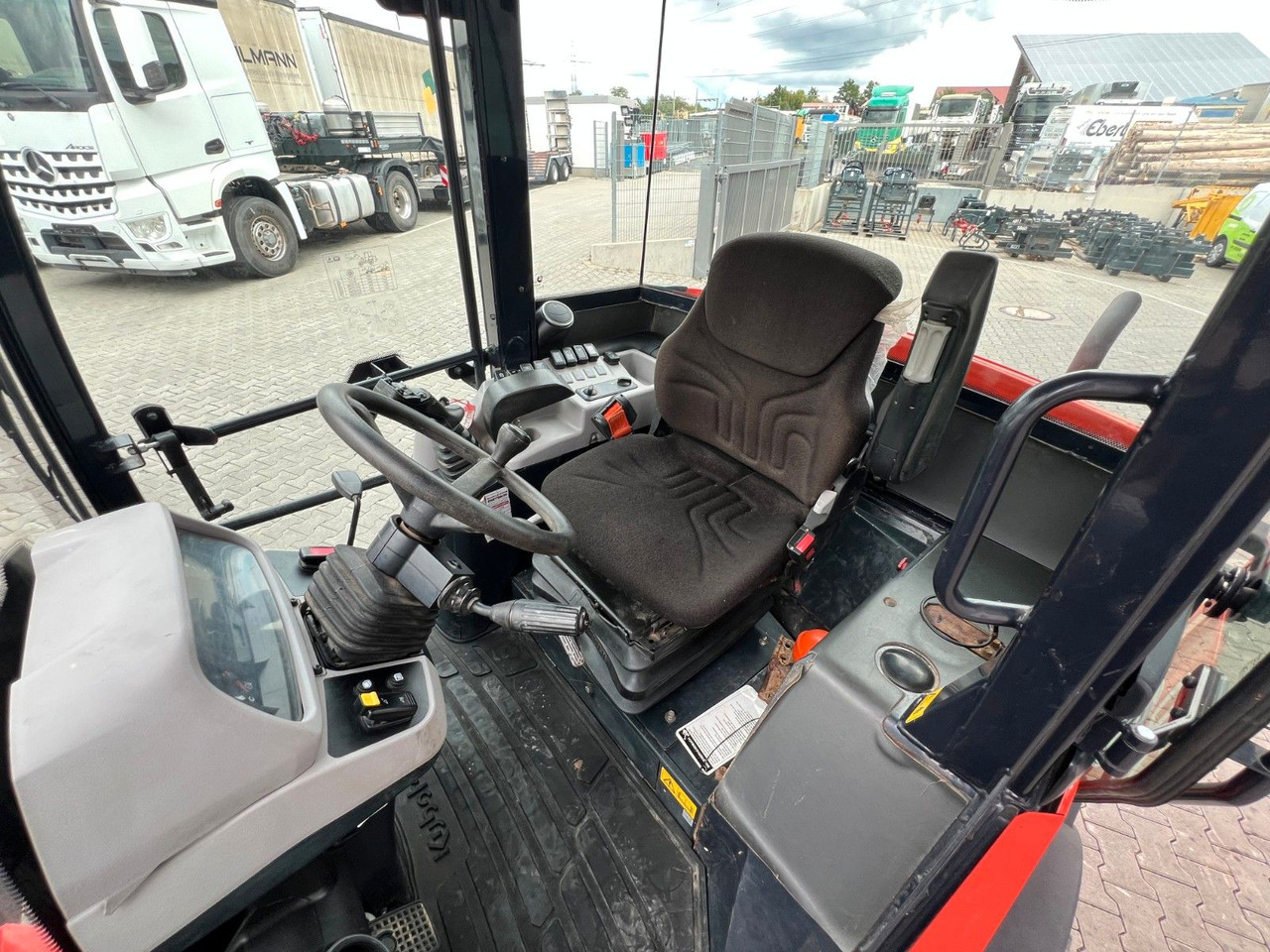 Gummihjulslæsser Kubota R070 / Gabel & Schaufel / nur 1.869h!: billede 13 Gummihjulslæsser Kubota R070 / Gabel & Schaufel / nur 1.869h!: billede 13