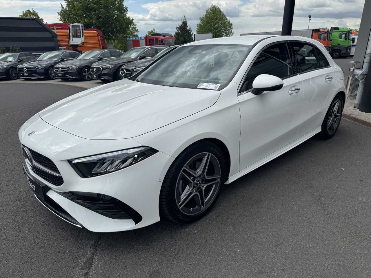 Mercedes-Benz A 200d AMG+AHK+Ambiente+RFK+MBUX+LED+IHC - Sedan: billede 2 Mercedes-Benz A 200d AMG+AHK+Ambiente+RFK+MBUX+LED+IHC - Sedan: billede 2