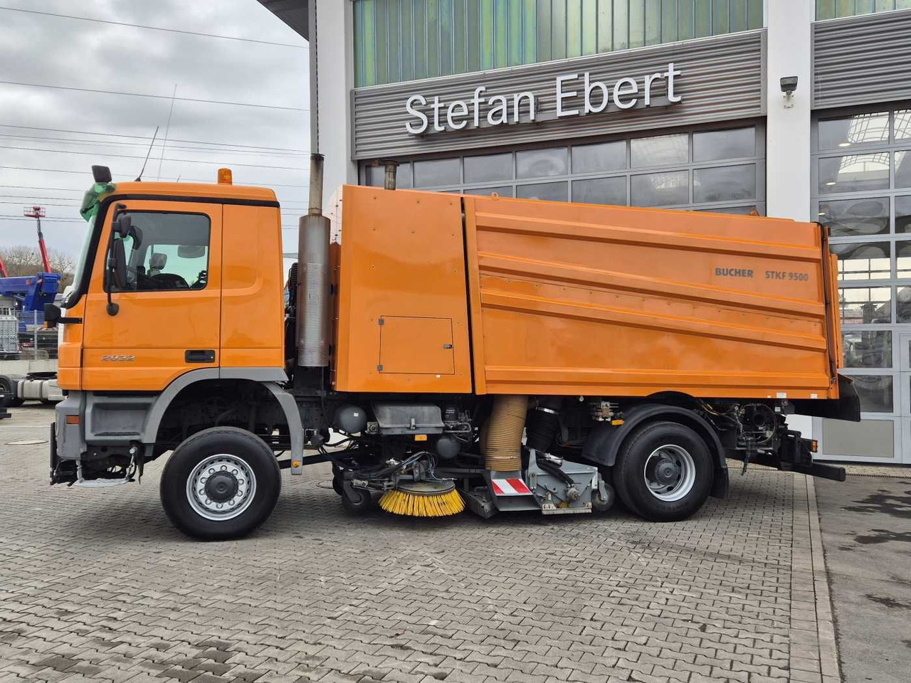 Mercedes-Benz Actros 2032 A 4x4 Bucher STKF 9500 Airport 30x - Fejebil: billede 5 Mercedes-Benz Actros 2032 A 4x4 Bucher STKF 9500 Airport 30x - Fejebil: billede 5