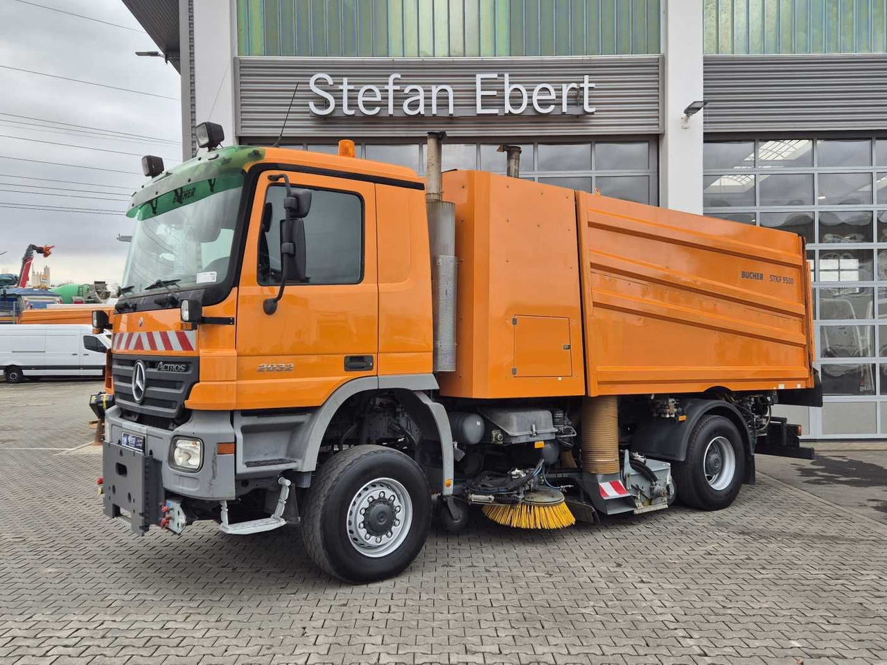 Mercedes-Benz Actros 2032 A 4x4 Bucher STKF 9500 Airport 30x - Fejebil: billede 3 Mercedes-Benz Actros 2032 A 4x4 Bucher STKF 9500 Airport 30x - Fejebil: billede 3