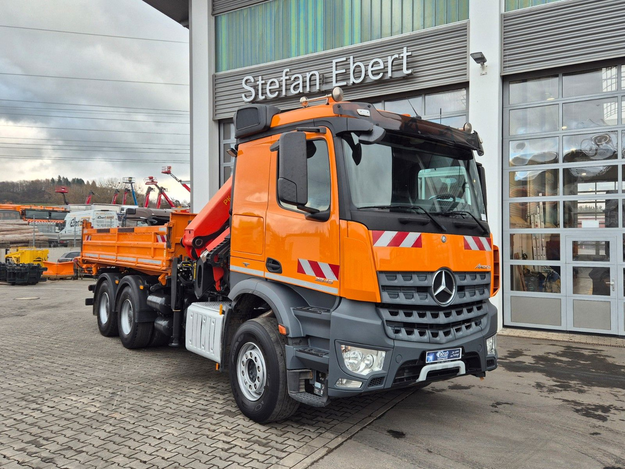Mercedes-Benz Arocs 2645 6x4 Palfinger 27002 SH - Tipvogn lastbil, Lastbil med kran: billede 4 Mercedes-Benz Arocs 2645 6x4 Palfinger 27002 SH - Tipvogn lastbil, Lastbil med kran: billede 4