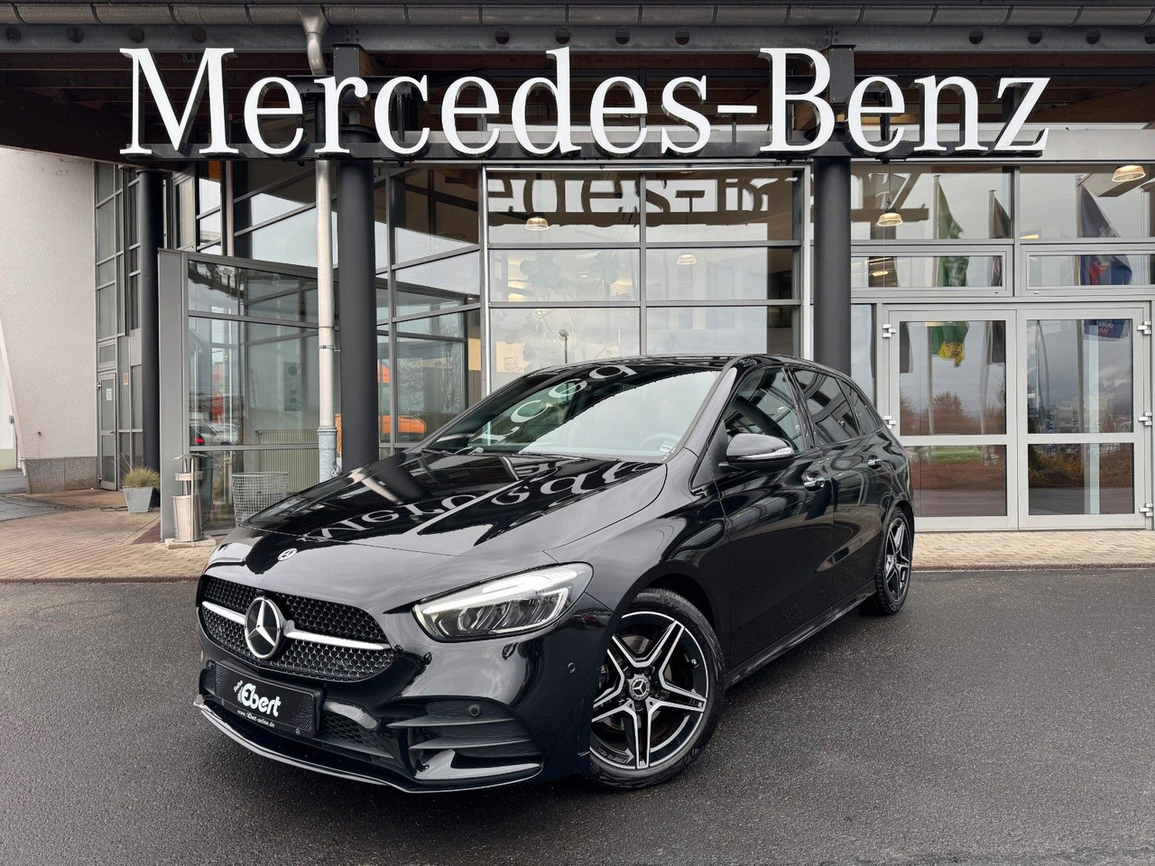 Mercedes-Benz B 200 AMG+AHK+Ambiente+RFK+MBUX+Night - Sedan: billede 1 Mercedes-Benz B 200 AMG+AHK+Ambiente+RFK+MBUX+Night - Sedan: billede 1