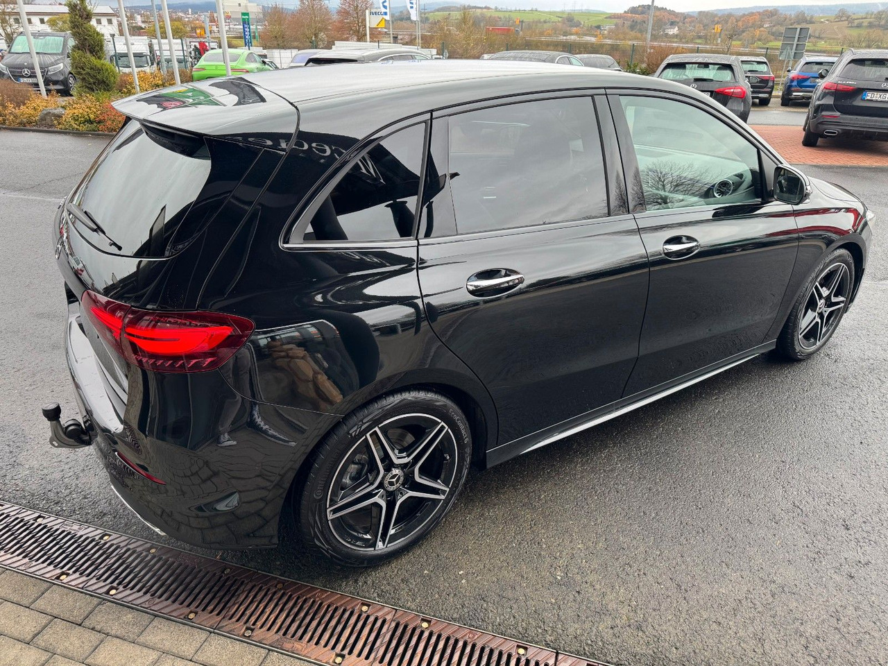 Mercedes-Benz B 200 AMG+AHK+Ambiente+RFK+MBUX+Night - Sedan: billede 3 Mercedes-Benz B 200 AMG+AHK+Ambiente+RFK+MBUX+Night - Sedan: billede 3