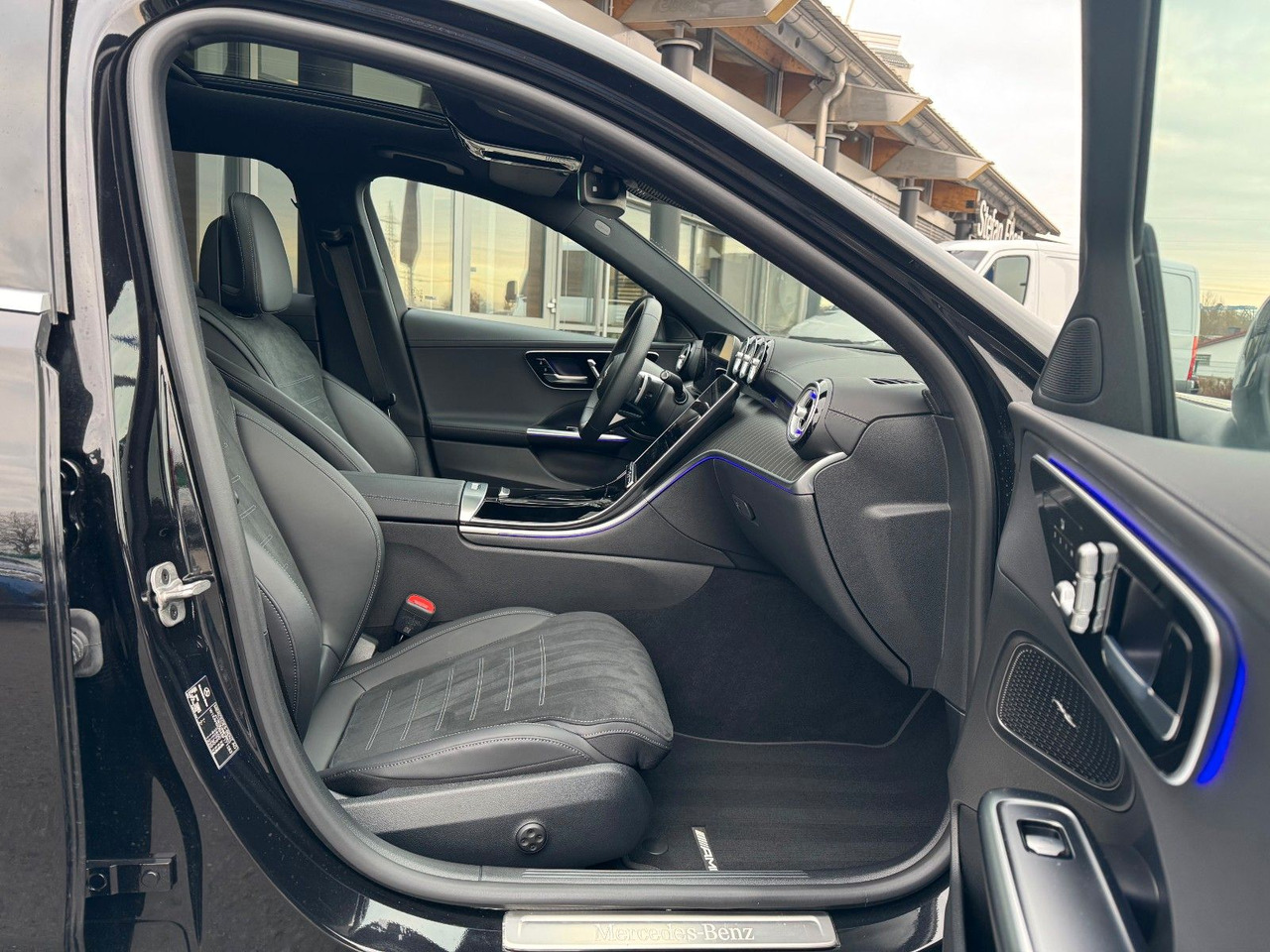 Mercedes-Benz C 200d T AMG+Pano+AHK+Distr+Digital+360 - Stationcar: billede 4 Mercedes-Benz C 200d T AMG+Pano+AHK+Distr+Digital+360 - Stationcar: billede 4