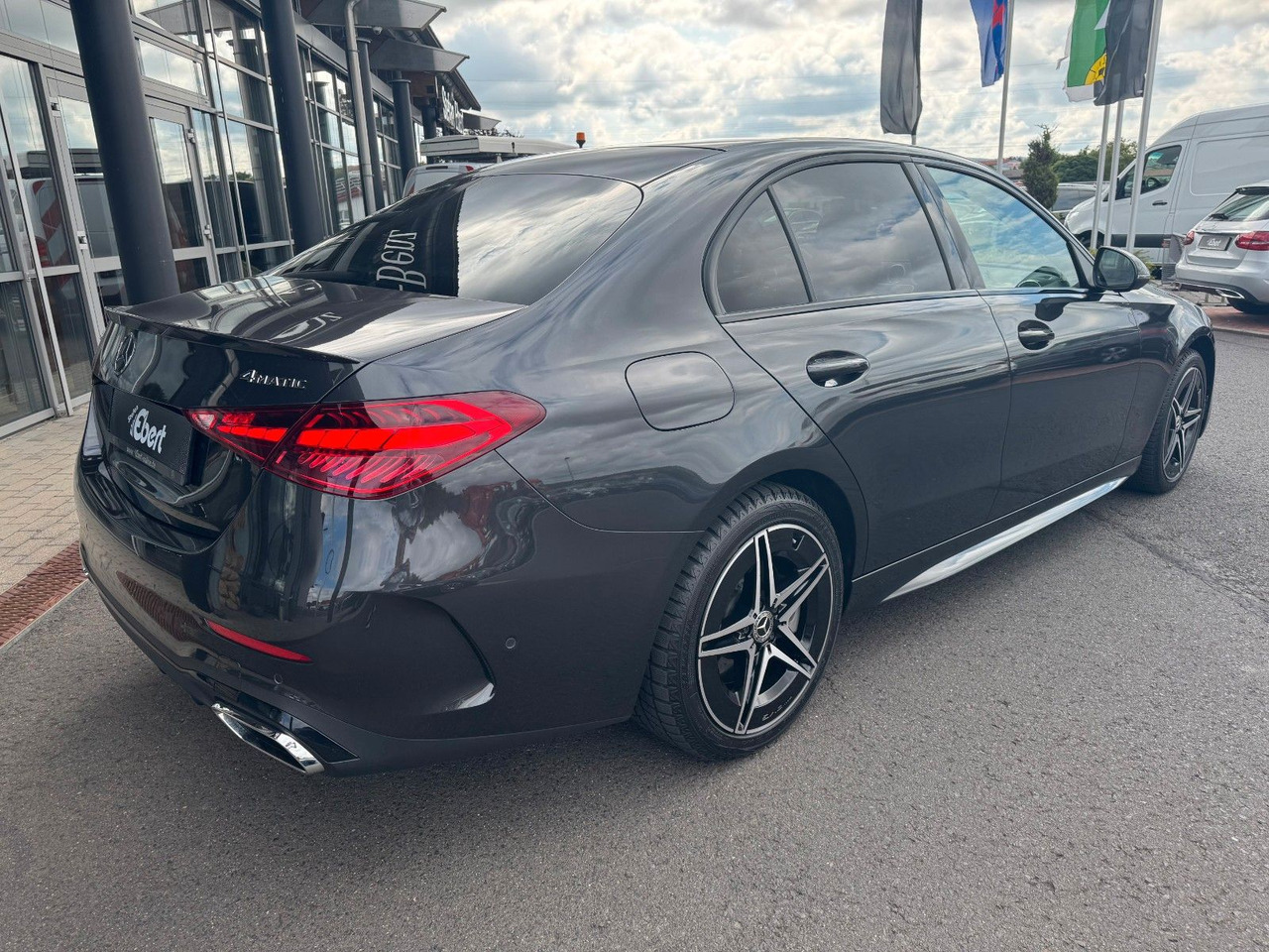 Mercedes-Benz C 400e 4M AMG+HUD+RFK+TotW+Ambiente+Night - Sedan: billede 5 Mercedes-Benz C 400e 4M AMG+HUD+RFK+TotW+Ambiente+Night - Sedan: billede 5