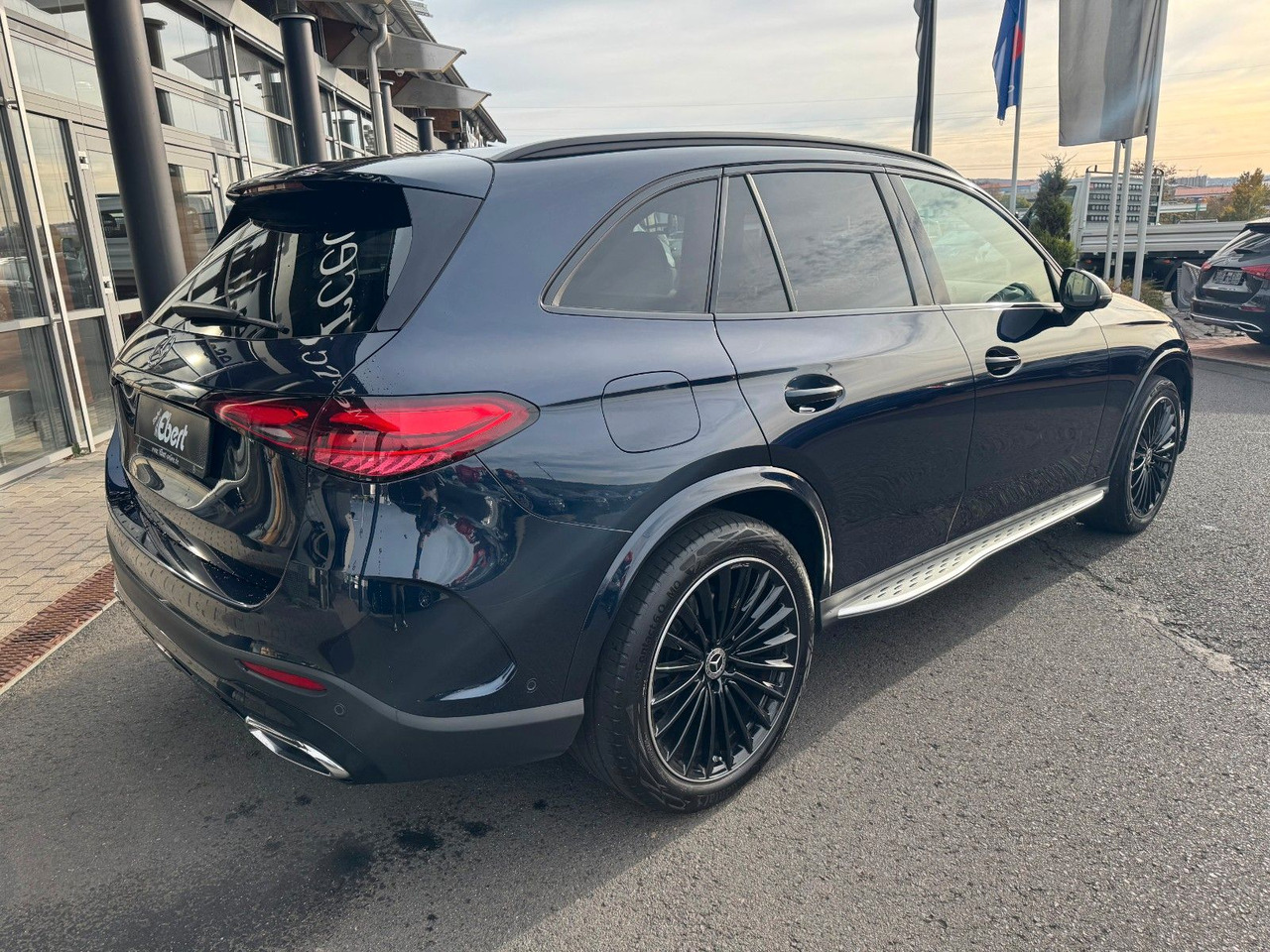 Mercedes-Benz GLC 300 4M+AMG+Pano+Burm+360+Memory - SUV: billede 4 Mercedes-Benz GLC 300 4M+AMG+Pano+Burm+360+Memory - SUV: billede 4