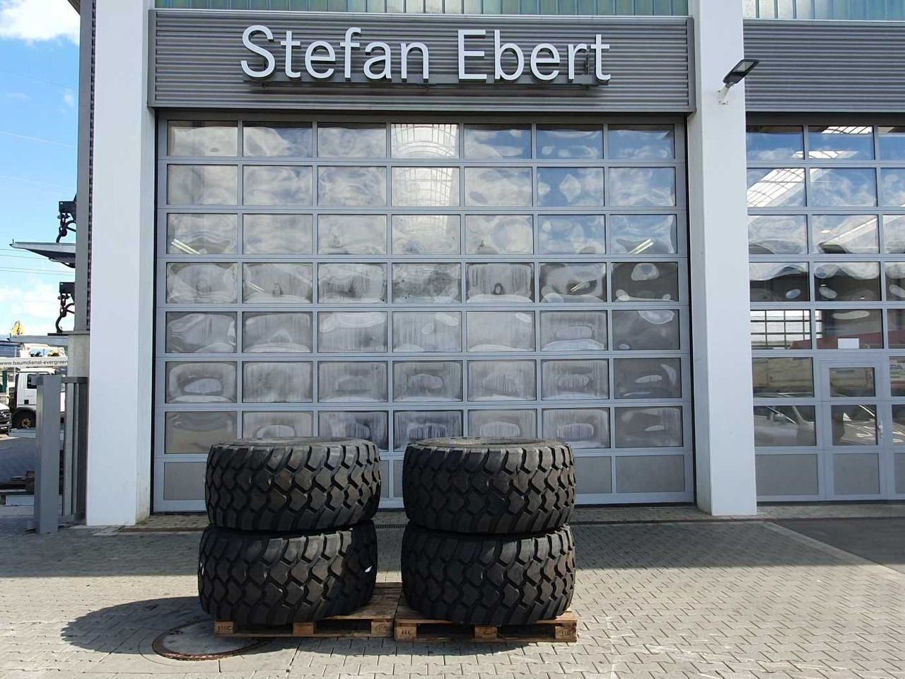 Mercedes-Benz Radlader Reifen mit Felge / NEU / lagernd - Komplet hjul for Landbrugsmaskine: billede 1 Mercedes-Benz Radlader Reifen mit Felge / NEU / lagernd - Komplet hjul for Landbrugsmaskine: billede 1
