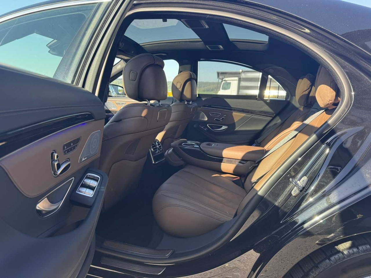 Mercedes-Benz S 400d 4M AMG+Pano+Burm+Distr+Massage+ HUD - Sedan: billede 2 Mercedes-Benz S 400d 4M AMG+Pano+Burm+Distr+Massage+ HUD - Sedan: billede 2
