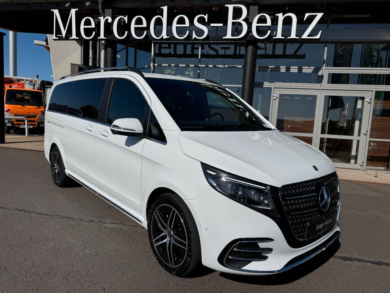 Mercedes-Benz V 300 d 4MATIC EXCLUSIVE AMG Tische AHK2,5to - Stationcar: billede 1 Mercedes-Benz V 300 d 4MATIC EXCLUSIVE AMG Tische AHK2,5to - Stationcar: billede 1