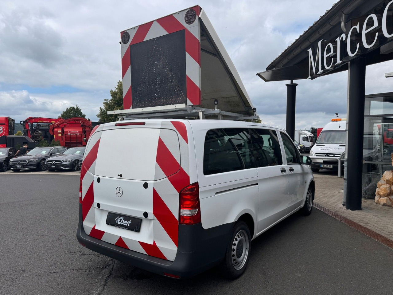 Mercedes-Benz Vito 111 CDI Tourer Begleitfahrzeug BF3+ / WVZ - Små varebil: billede 3 Mercedes-Benz Vito 111 CDI Tourer Begleitfahrzeug BF3+ / WVZ - Små varebil: billede 3