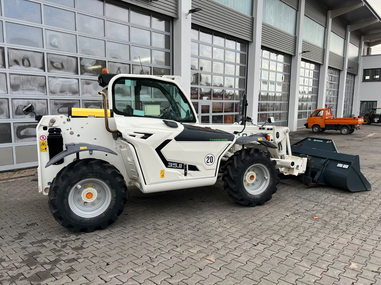 Merlo P35.11 / nur 148h! / Pratzenabstützung - Gummihjulslæsser: billede 3 Merlo P35.11 / nur 148h! / Pratzenabstützung - Gummihjulslæsser: billede 3