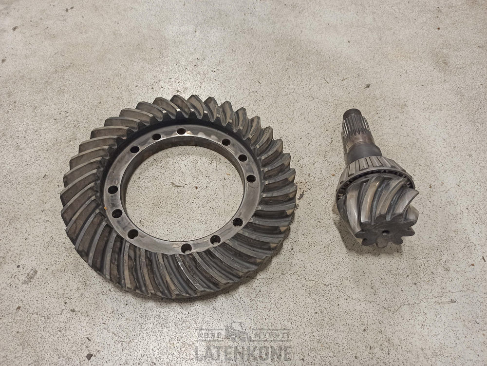 Volvo L70D Pinionakseli ja lautaspyörä / Drive gear - Transmission for Entreprenørmaskin: billede 1 Volvo L70D Pinionakseli ja lautaspyörä / Drive gear - Transmission for Entreprenørmaskin: billede 1