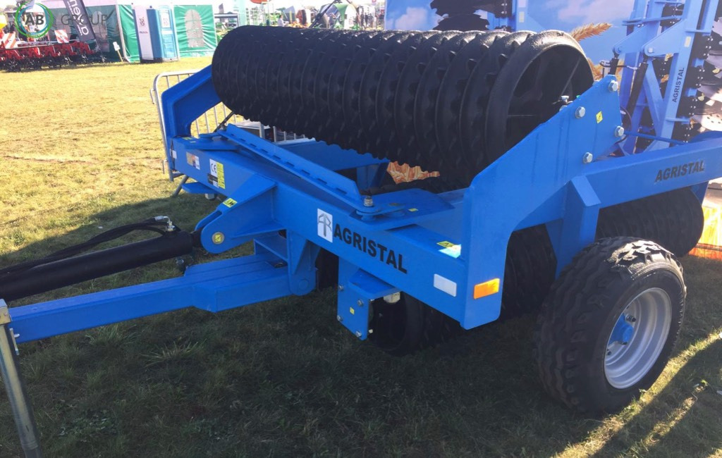 Cambridge hydraulically foldable roller 6.2 m 530 mm Agristal WUC - Landbrugs tromle: billede 1 Cambridge hydraulically foldable roller 6.2 m 530 mm Agristal WUC - Landbrugs tromle: billede 1