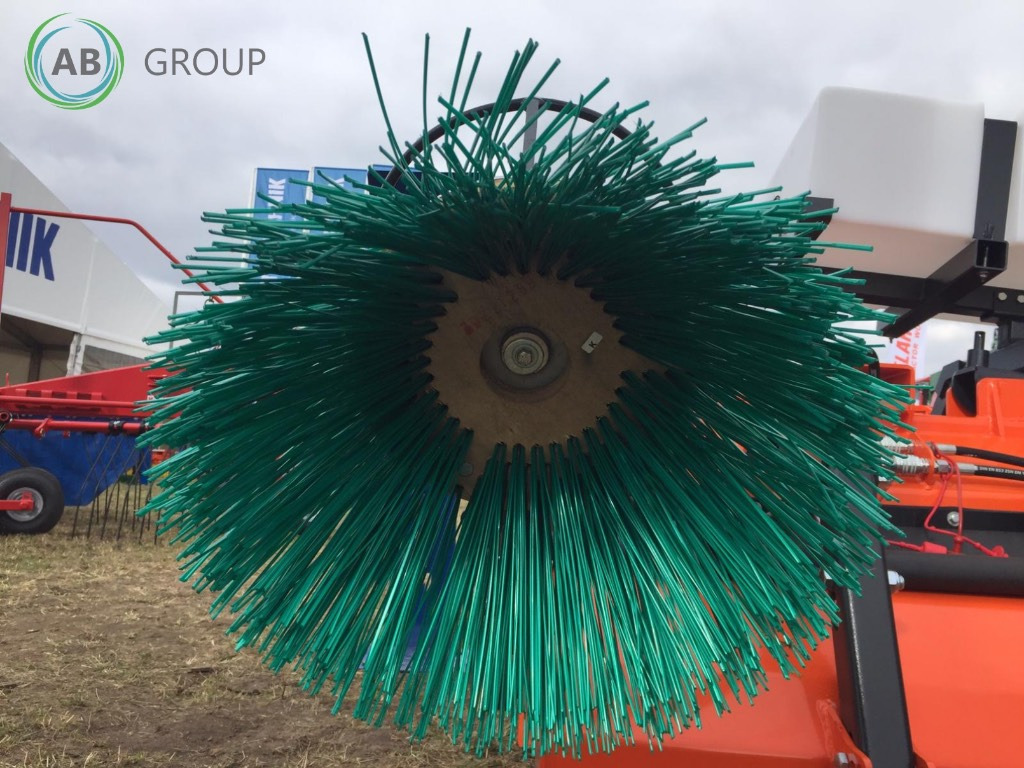 Metal-Technik TOP MT tractor road sweeper 2 m - Børste til fejemaskiner for Utility/ Speciel maskine: billede 2 Metal-Technik TOP MT tractor road sweeper 2 m - Børste til fejemaskiner for Utility/ Speciel maskine: billede 2