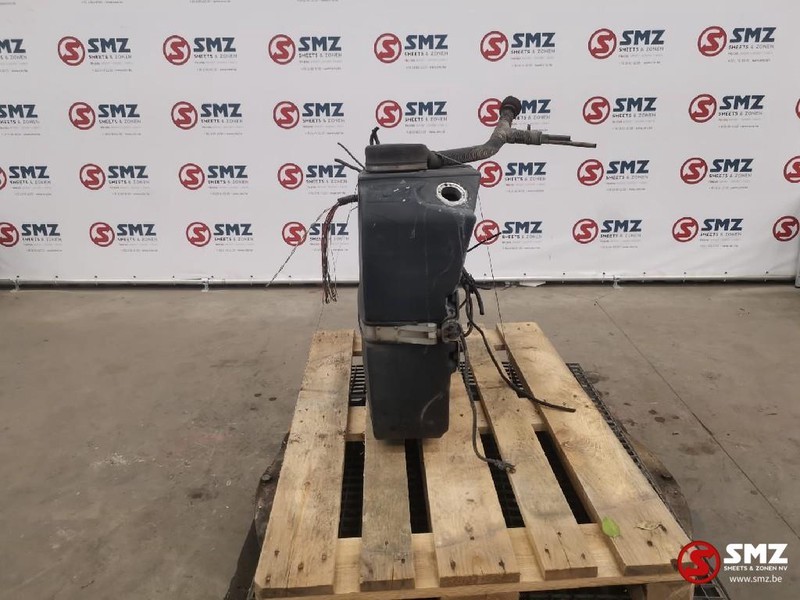 Iveco Occ AdBlue tank 62L Iveco - AdBlue tank for Lastbil: billede 2 Iveco Occ AdBlue tank 62L Iveco - AdBlue tank for Lastbil: billede 2