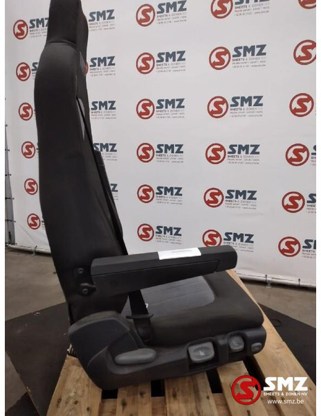 Iveco Occ bijrijdersstoel Iveco - Førerhus og interiør for Lastbil: billede 2 Iveco Occ bijrijdersstoel Iveco - Førerhus og interiør for Lastbil: billede 2