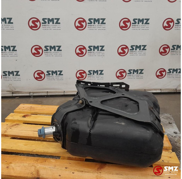 Mercedes-Benz Occ AdBluetank 60L + Adblueniveausensor Mercedes - Brændstofsystem for Lastbil: billede 1 Mercedes-Benz Occ AdBluetank 60L + Adblueniveausensor Mercedes - Brændstofsystem for Lastbil: billede 1