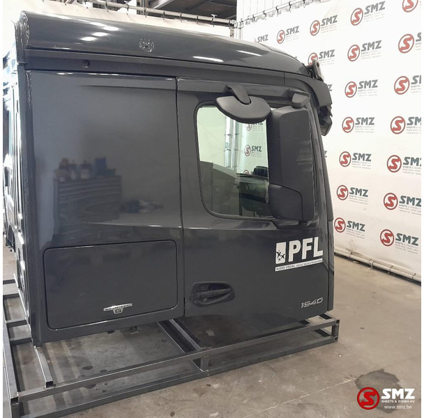 Mercedes-Benz Occ cabine Mercedes Actros MP4 low - Førerhus og interiør for Lastbil: billede 3 Mercedes-Benz Occ cabine Mercedes Actros MP4 low - Førerhus og interiør for Lastbil: billede 3