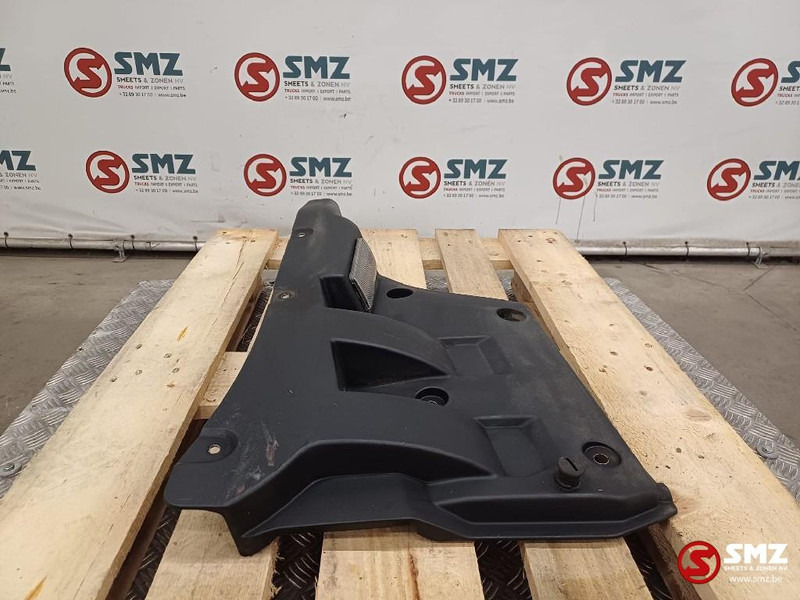 Renault Occ deurverlenging binnenkant rechts Renault - Dør og reservedele for Lastbil: billede 2 Renault Occ deurverlenging binnenkant rechts Renault - Dør og reservedele for Lastbil: billede 2