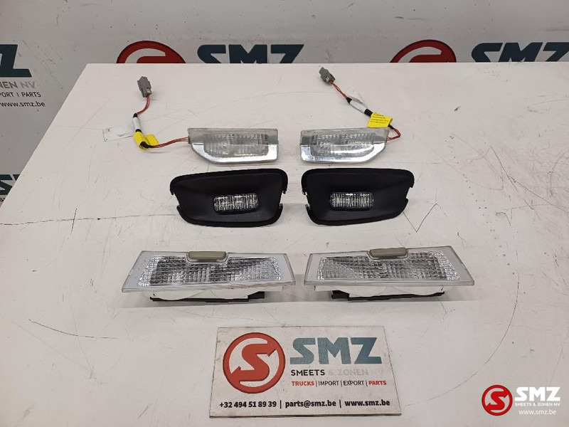 Volvo Occ set cabineverlichting deur + dak + binnen L/R - Førerhus og interiør for Lastbil: billede 1 Volvo Occ set cabineverlichting deur + dak + binnen L/R - Førerhus og interiør for Lastbil: billede 1