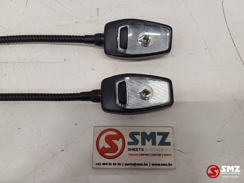 Volvo Occ set van 2 leeslampen Volvo - Førerhus og interiør for Lastbil: billede 4 Volvo Occ set van 2 leeslampen Volvo - Førerhus og interiør for Lastbil: billede 4