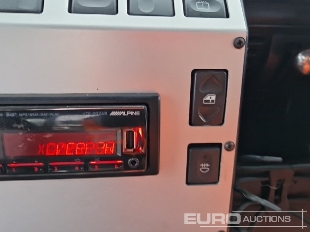 SUV 2002 Land Rover Defender 90: billede 34