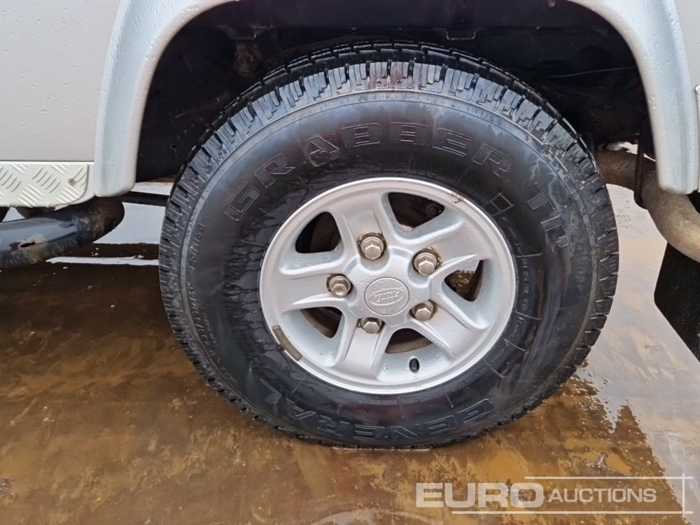 SUV 2002 Land Rover Defender 90: billede 10