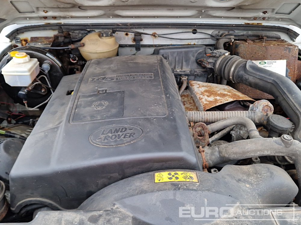 SUV 2002 Land Rover Defender 90: billede 19