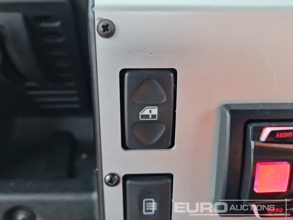 SUV 2002 Land Rover Defender 90: billede 33