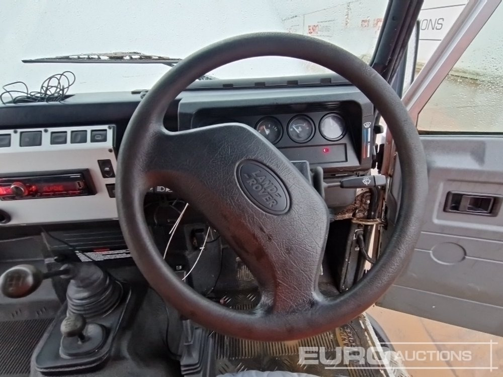 SUV 2002 Land Rover Defender 90: billede 36